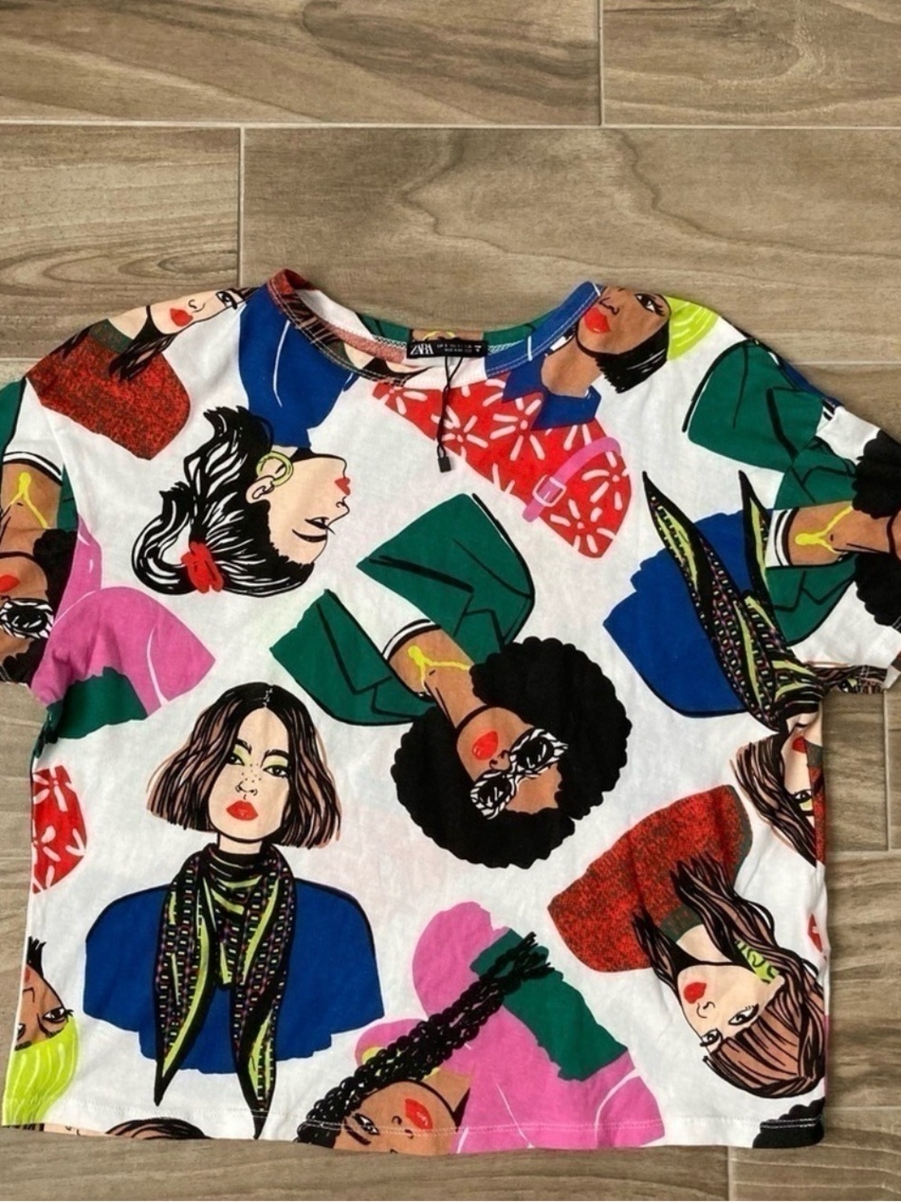 ZARA White Multicolor Illustrated Women’s Short Sleeve Tee